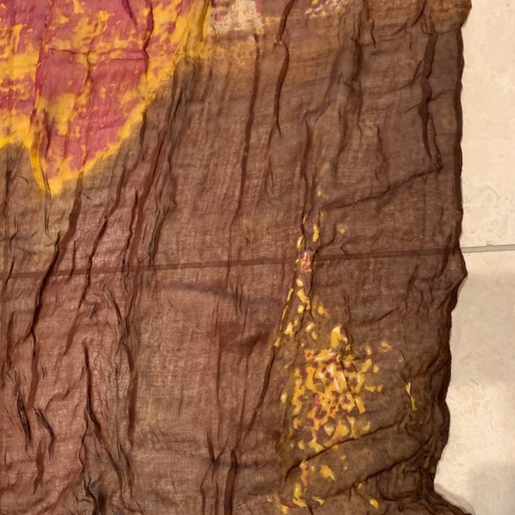 tissue weight brown/red/gold scarf - Picture 6 of 12